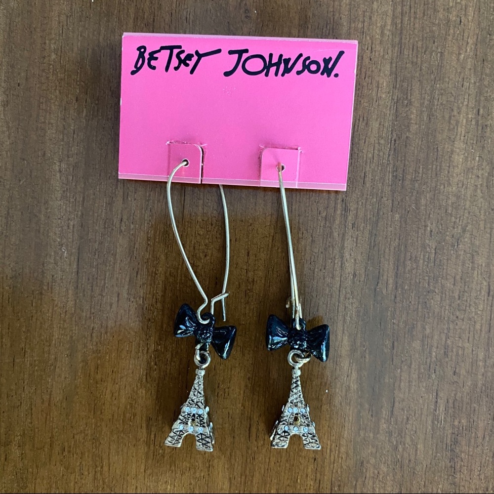 Betsey Johnson Gold Eiffel Tower Earrings